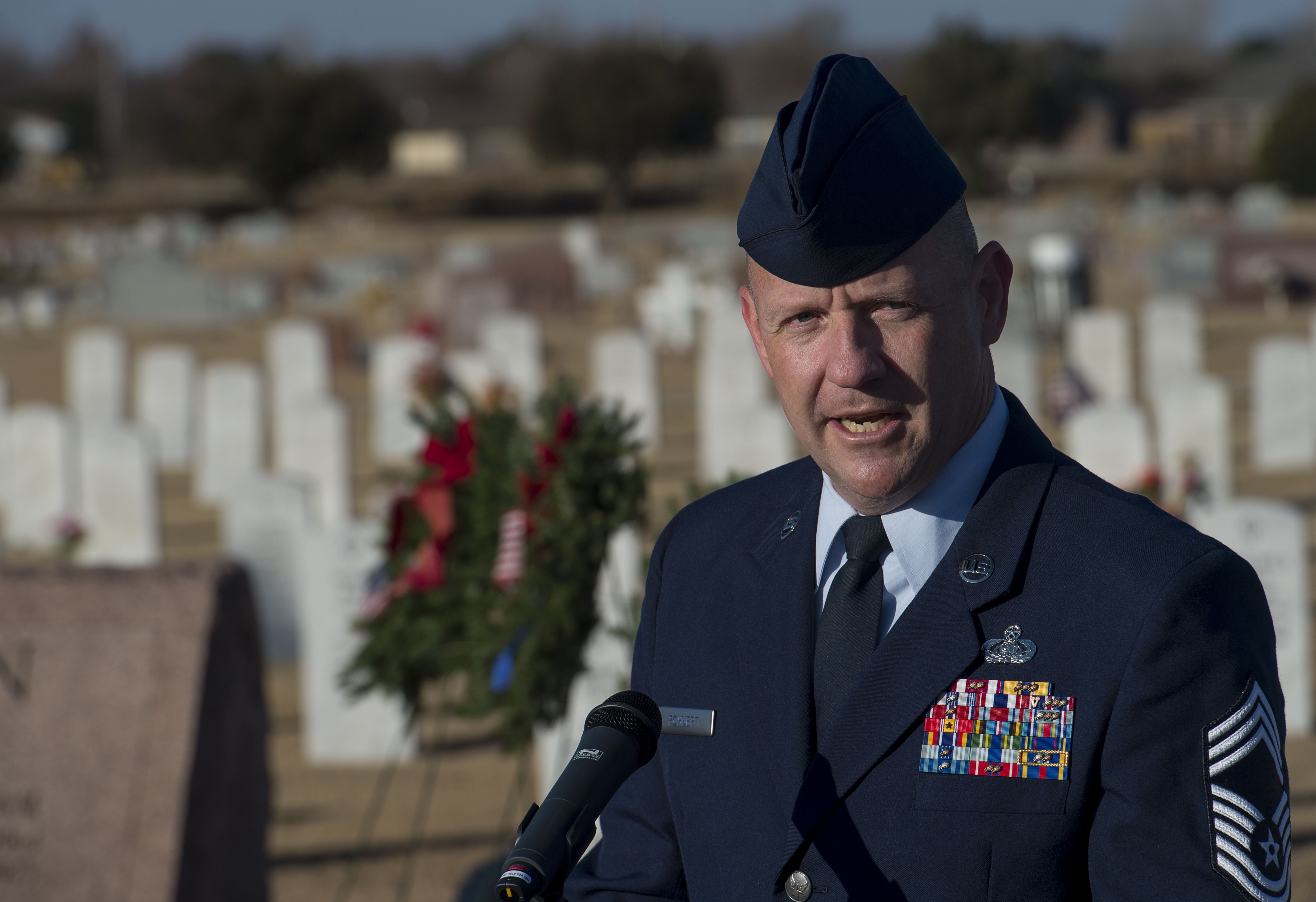 Altus Participates in Wreaths Across America