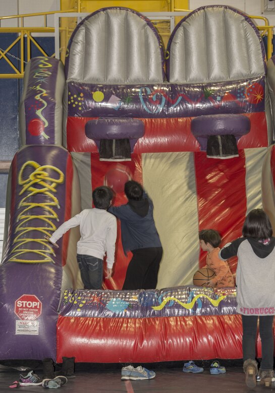 Marine Wing Support Squadron (MWSS) 171 hosted a Christmas party for a local orphanage at Marine Corps Air Station Iwakuni, Japan, Dec. 17, 2017.