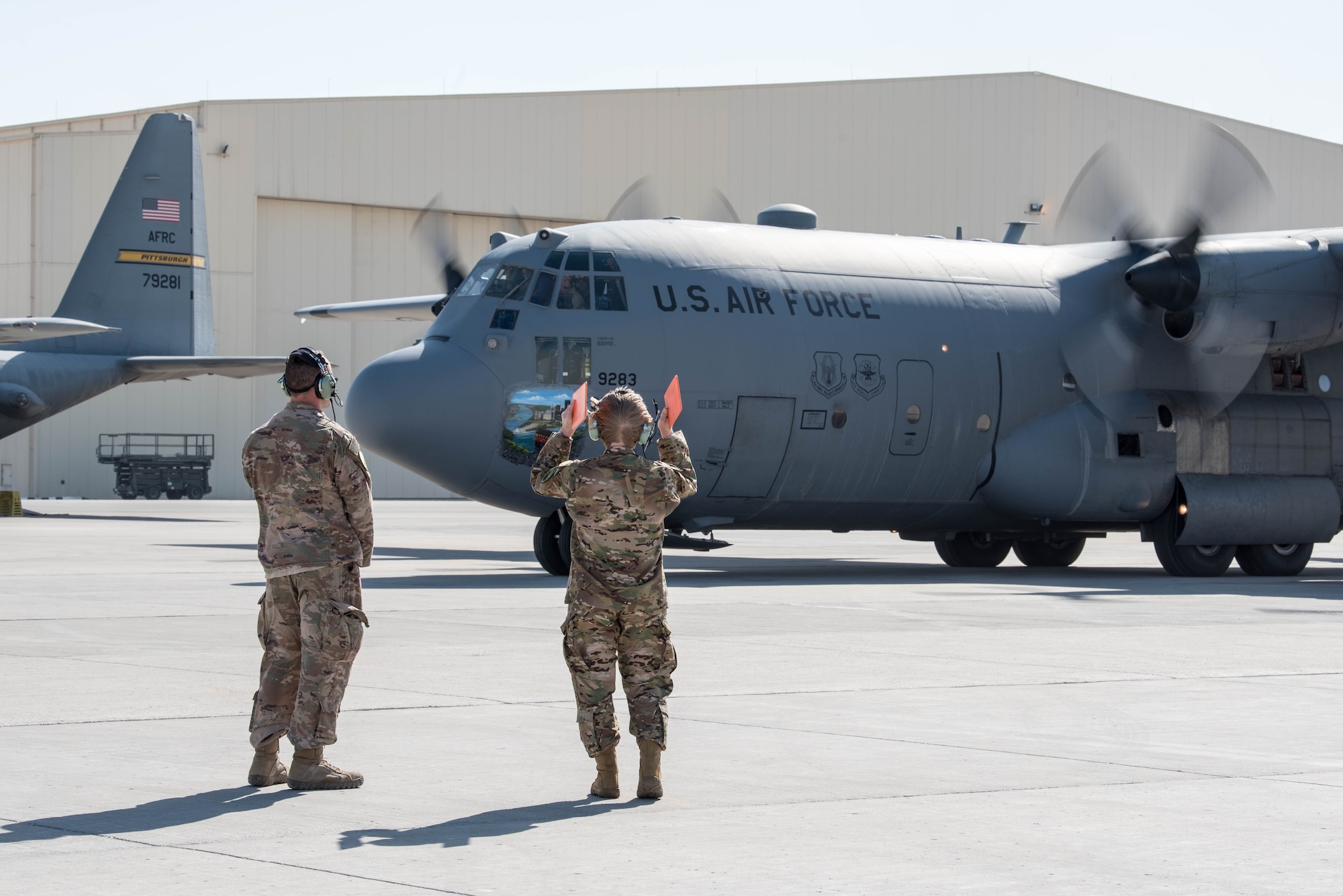 Commander of the Air Force Reserve Command visits AUAB