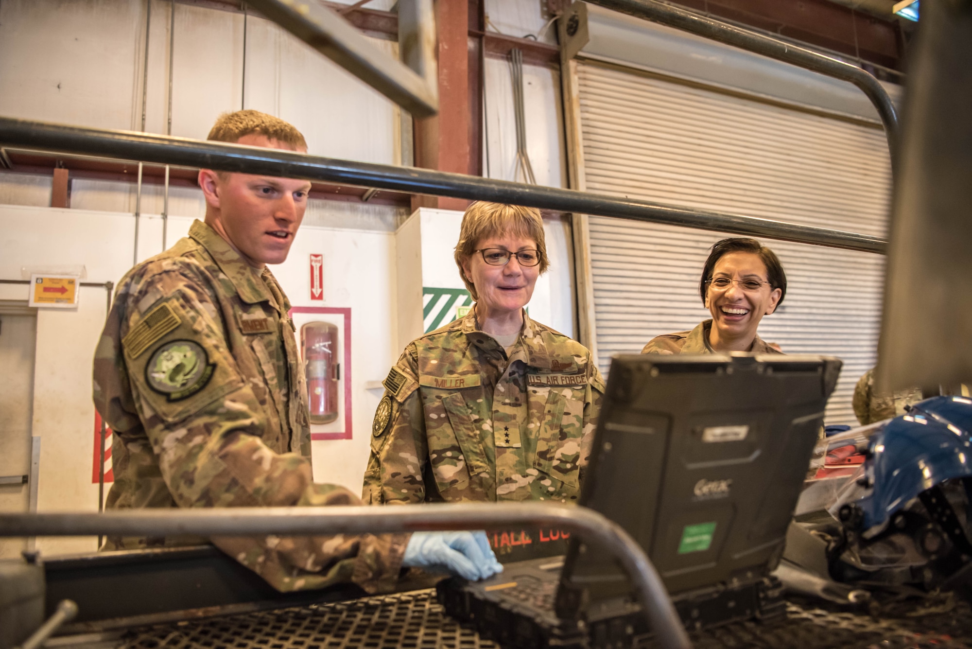 Commander of the Air Force Reserve Command visits AUAB