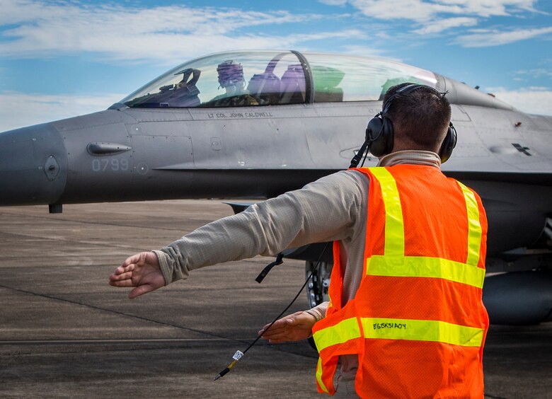 F-16 hot pitting