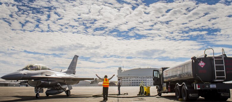 F-16 hot pitting