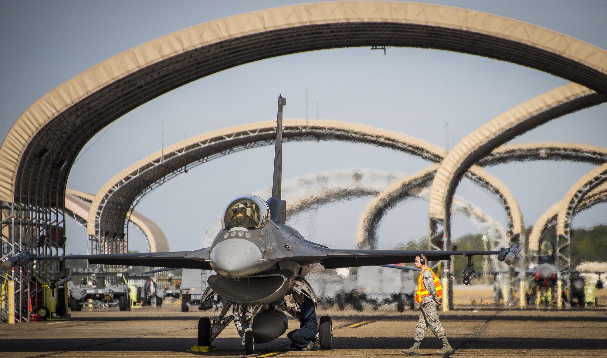 F-16 hot pitting