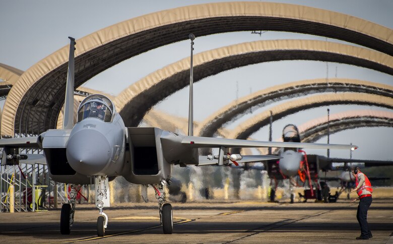 F-15 hot pitting