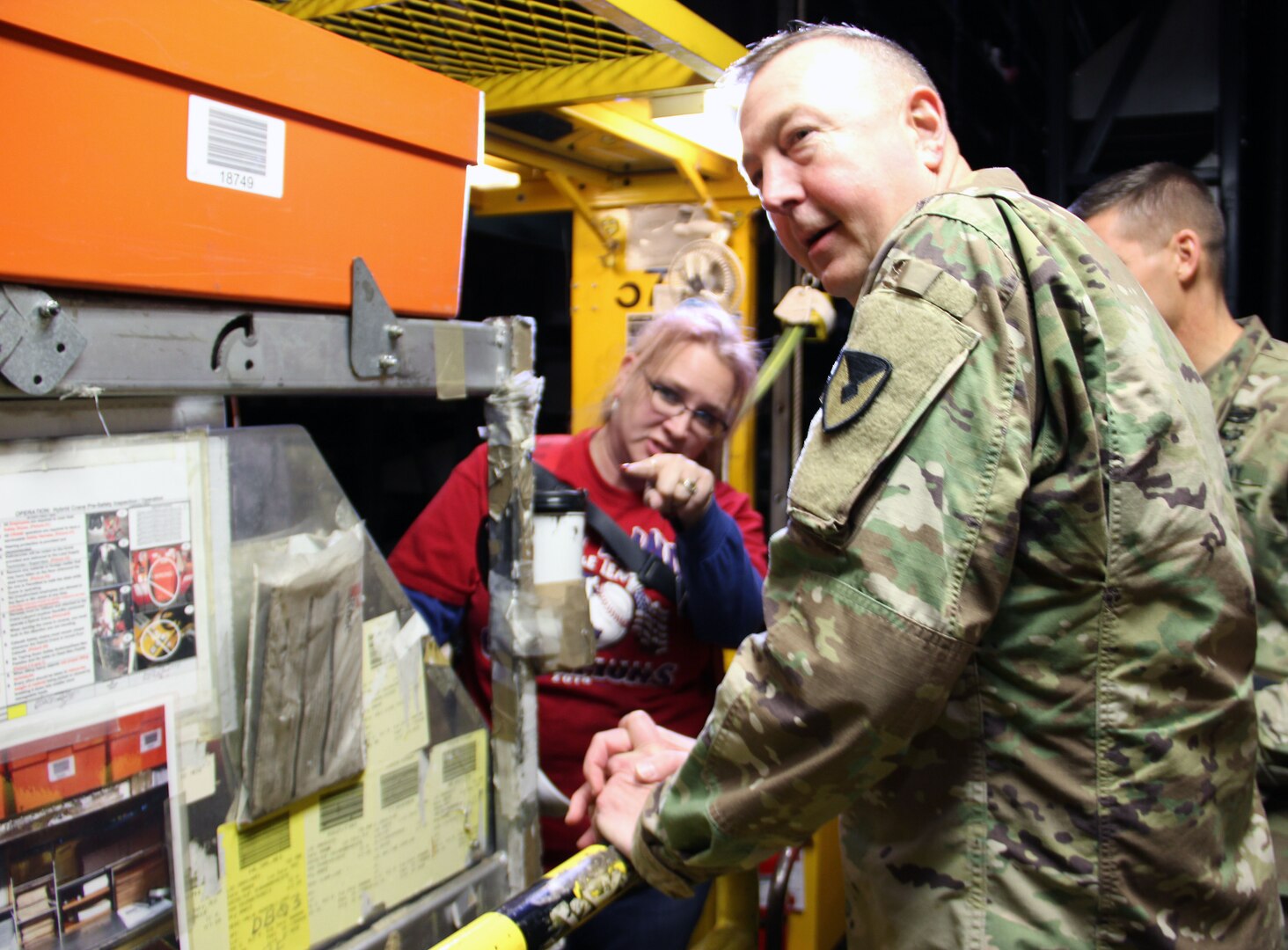 USASAC Commanding General and Command Sergeant Major visits DLA Distribution