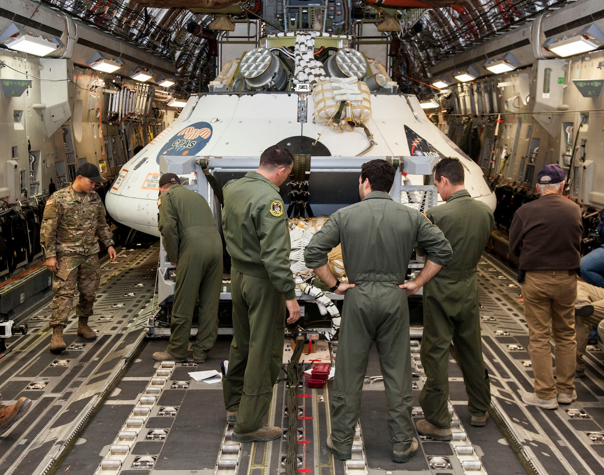 418th FLTS supports NASA in Orion spacecraft parachute test > Air