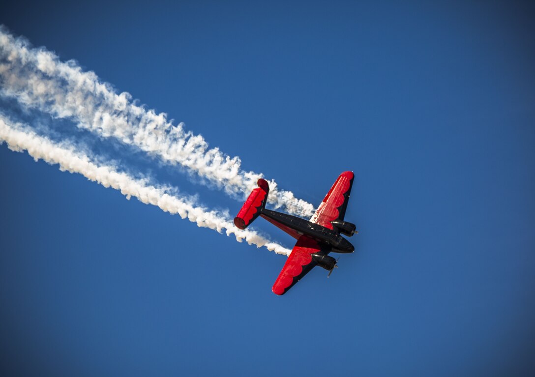 Matt Younkin performs in a Twin Beech 18 during the 2017 Yuma Airshow at Marine Corps Air Station Yuma, Saturday, March 18, 2017. (U.S Marine Corps Photo taken by Lance Cpl. George)