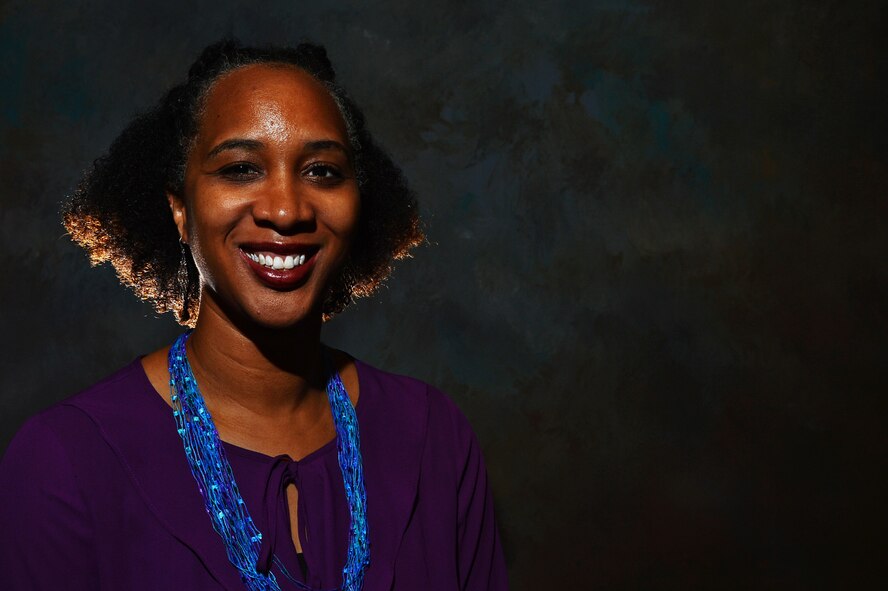 Karika White, 20th Component Maintenance Squadron key spouse mentor, received the 2018 Joan Orr Air Force Spouse of the Year Award from the 20th Fighter Wing at Shaw Air Force Base, S.C., Nov. 2017.