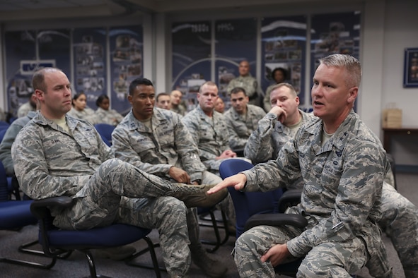 AFDW commander meets with WH Communications Airmen > Air Force District ...