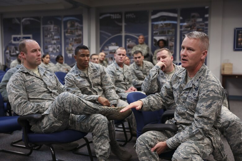 AFDW commander meets with WH Communications Airmen > Air Force District of Washington > Article