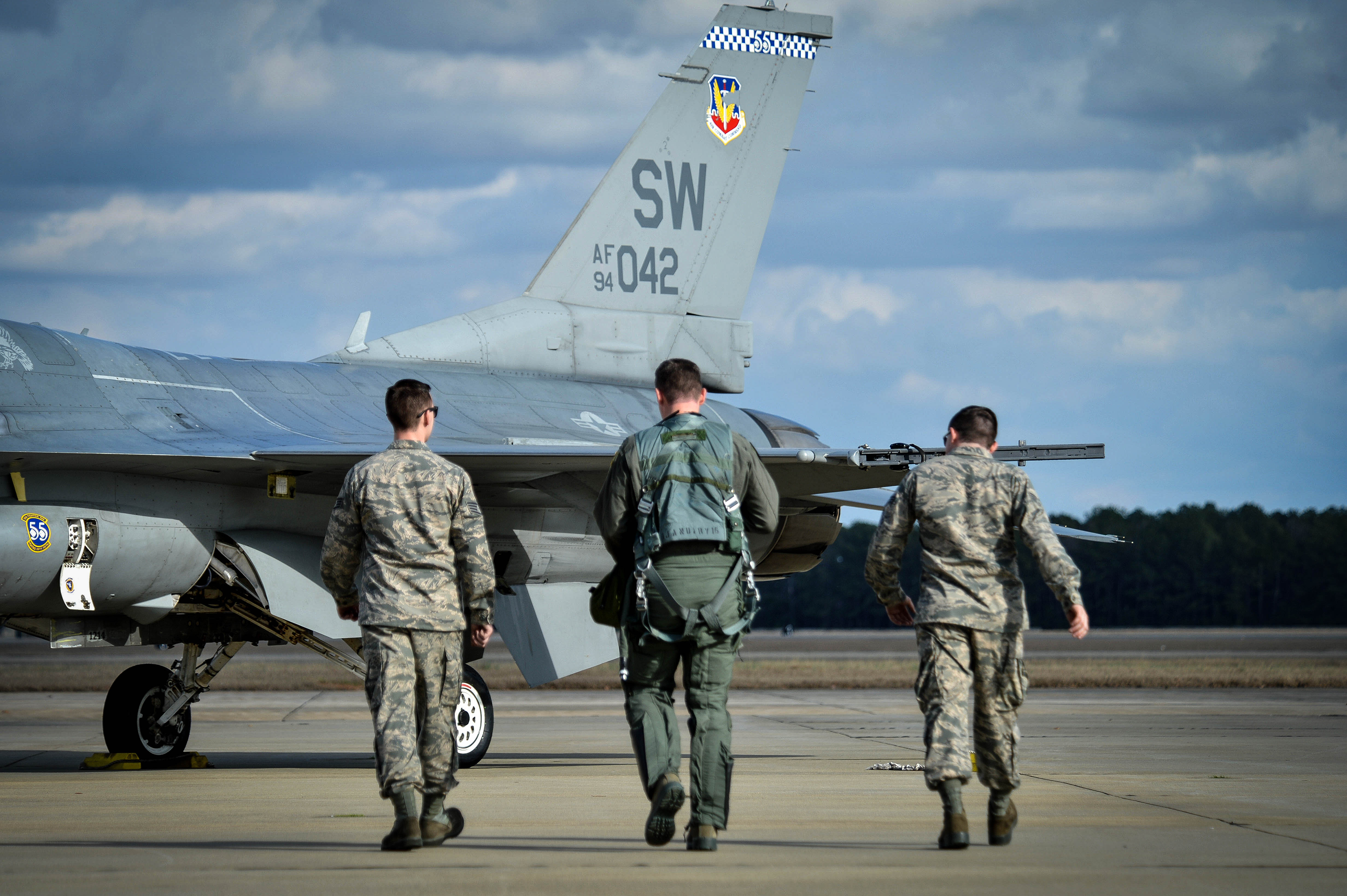 F 16 Viper Demonstration Team Prepares For Upcoming Season U S Air Force Article Display