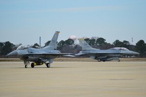Aircraft from the F-16 Viper Demonstration team assigned to Shaw Air Force Base, S. C., land at Joint Base Langley-Eustis, Va., Jan. 31, 2017. Three F-16 Vipers flew to JBLE, allowing one of the pilots to complete their Commander of the Air Combat Command certification, by demonstrating his qualifying performance. (U.S. Air force photo by Senior Airman Kimberly Nagle)  