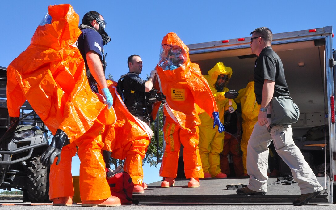 Members of a highly specialized Kentucky National Guard unit practiced their skills in combating terrorist attacks during an emergency response exercise at Duke Field, Fla. Jan. 24. The 41st Civil Support Team used Duke Field as the site of the three-day exercise to assess their readiness and ability to respond to terrorist attacks, and the deployment of nuclear, biological, radiological or chemical weapons.  (U.S. Air Force photo/Dan Neely)