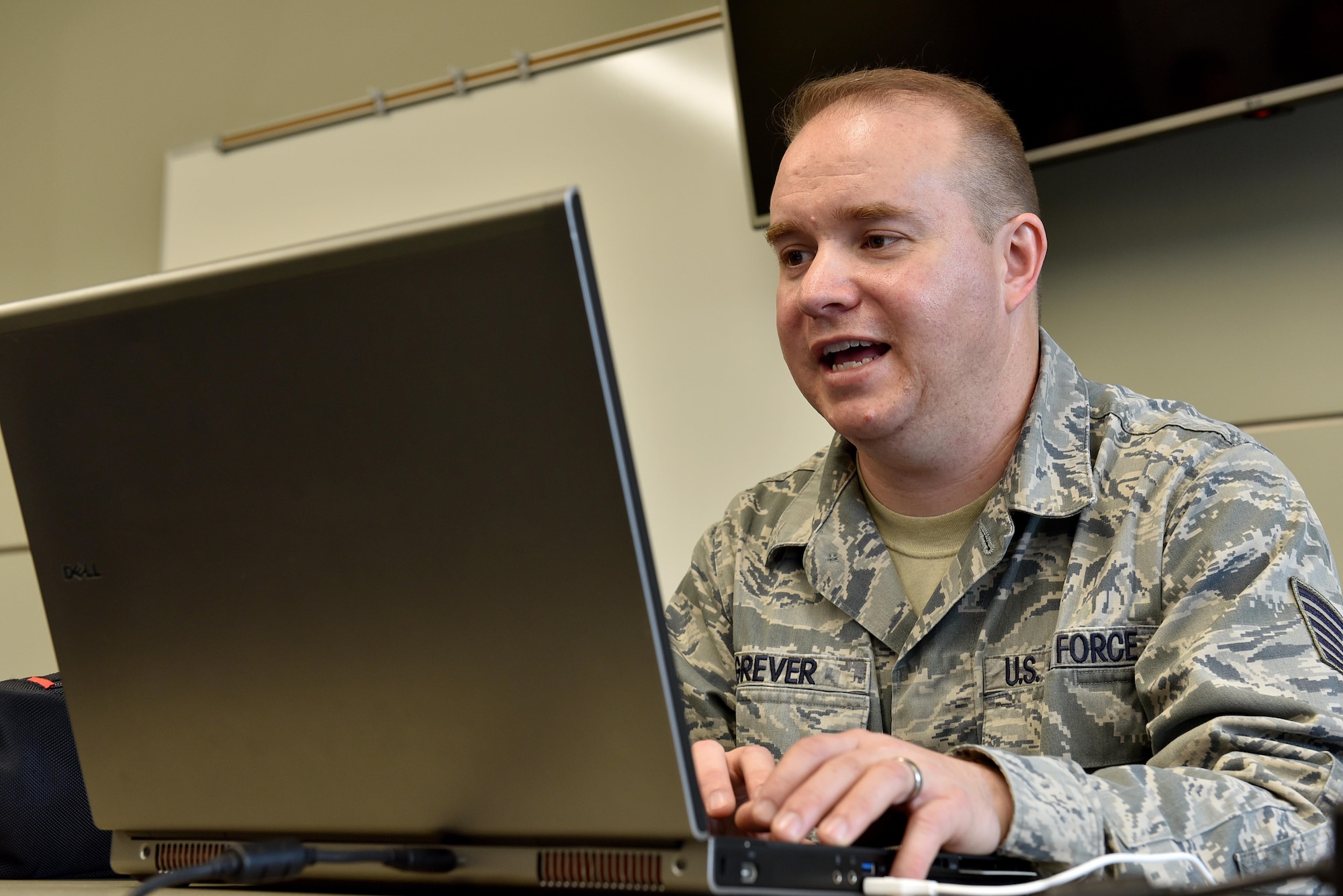 Tech. Sgt. Steve Grever, the public web NCOIC assigned to the Public Web Division at the Air Force Public Affairs Agency, gives instruction to a class Feb. 8, 2017, at the I.G. Brown Training and Education Center in Louisville, Tenn. Around 100 public affairs Airmen and website experts were on campus this week for an Air National Guard workshop on the Armed Forces Public Information Management System. (U.S. Air National Guard photo by Master Sgt. Mike R. Smith)
