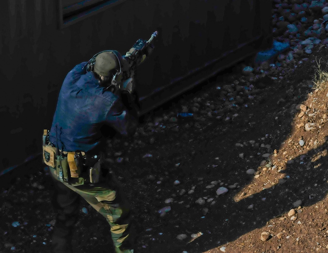 A Norwegian soldier acts as an enemy during urban operations training with Peshmerga soldiers near Erbil, Iraq January 17. The training was conducted by both the Norwegian and Dutch militaries as part of the Kurdistan Training Coordination Center which works with Combined Joint Task Force – Operation Inherent Resolve building partner capacity as a global coalition dedicated to the training, advising and assistance of Kurdish forces to defeat ISIL in Iraq.