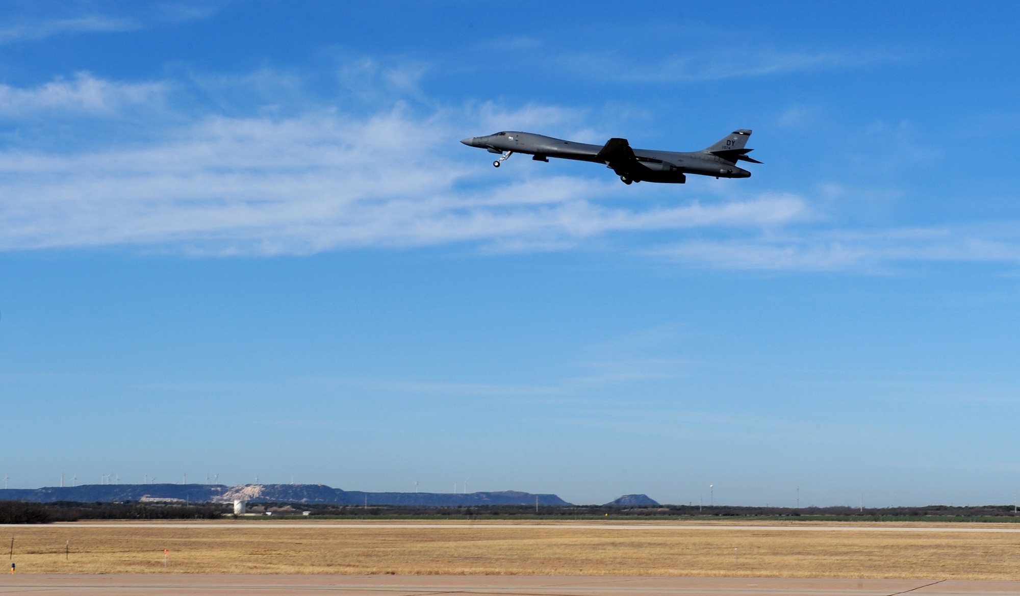Maj. Gen. Richard Scobee, 10th Air Force commander, departs aboard the B-1B Lancer at Dyess Air Force Base, Texas, Feb. 11, 2017. This is a B-1B Lancer familiarization flight, which exposes rated aviators to the B-1 mission. (U.S. Air Force photo by Airman 1st Class April Lancto)