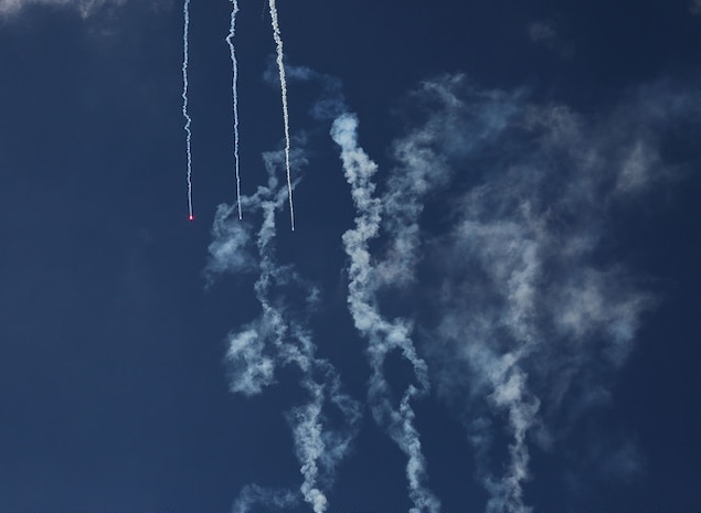 The event was to familiarize and demonstrate the capabilities of non-lethal munitions. During the event, attendees had the option to use some of the weapons and fire them in a controlled environment.
Here we see the effect of the Red White and Blue Star Cluster round.