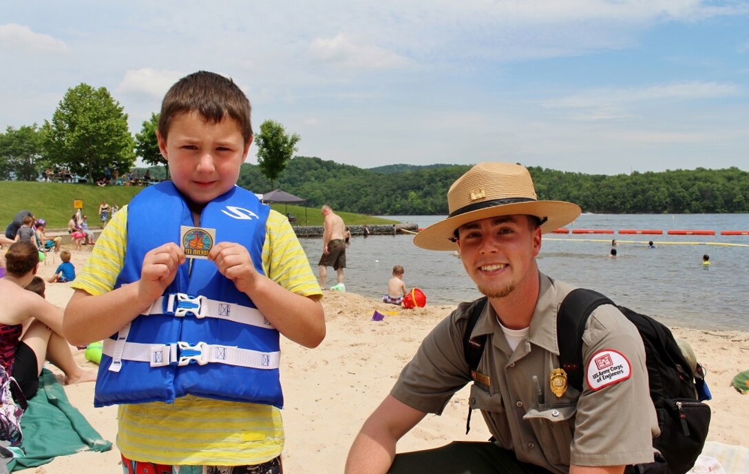 Wear your lifejacket and receive prizes from our Park Rangers! 