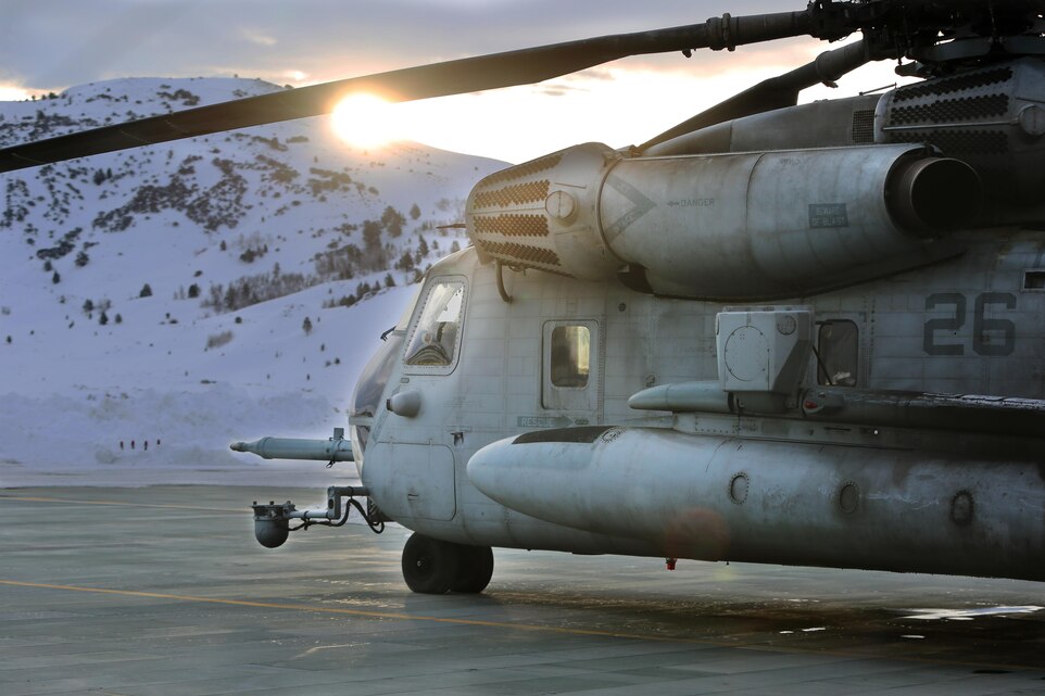 Marines with Marine Heavy Helicopter Squadron (HMH) 462 “Heavy Haulers” prepare to conduct cold weather training at the Marine Corps Mountain Warfare Training Center (MCMWTC), Bridgeport, Calif., Feb.1. The CH-53E Super Stallion’s versatility and maneuverability is an important asset in the terrain surrounding MCMWTC and facilitates mission during the training exercise. (U.S. Marine Corps photo by Lance Cpl. Dylan Overbay/Released)