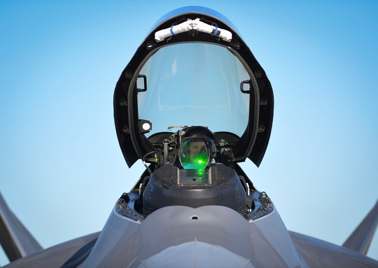 Bei den konventionellen kampfflugzeugen muss das ziel in der regel im sichtfeld des piloten und die sehenswürdigkeiten des flugzeugs selbst. Red Flag 17-1 pushes domain, fifth-gen integration > U.S ...