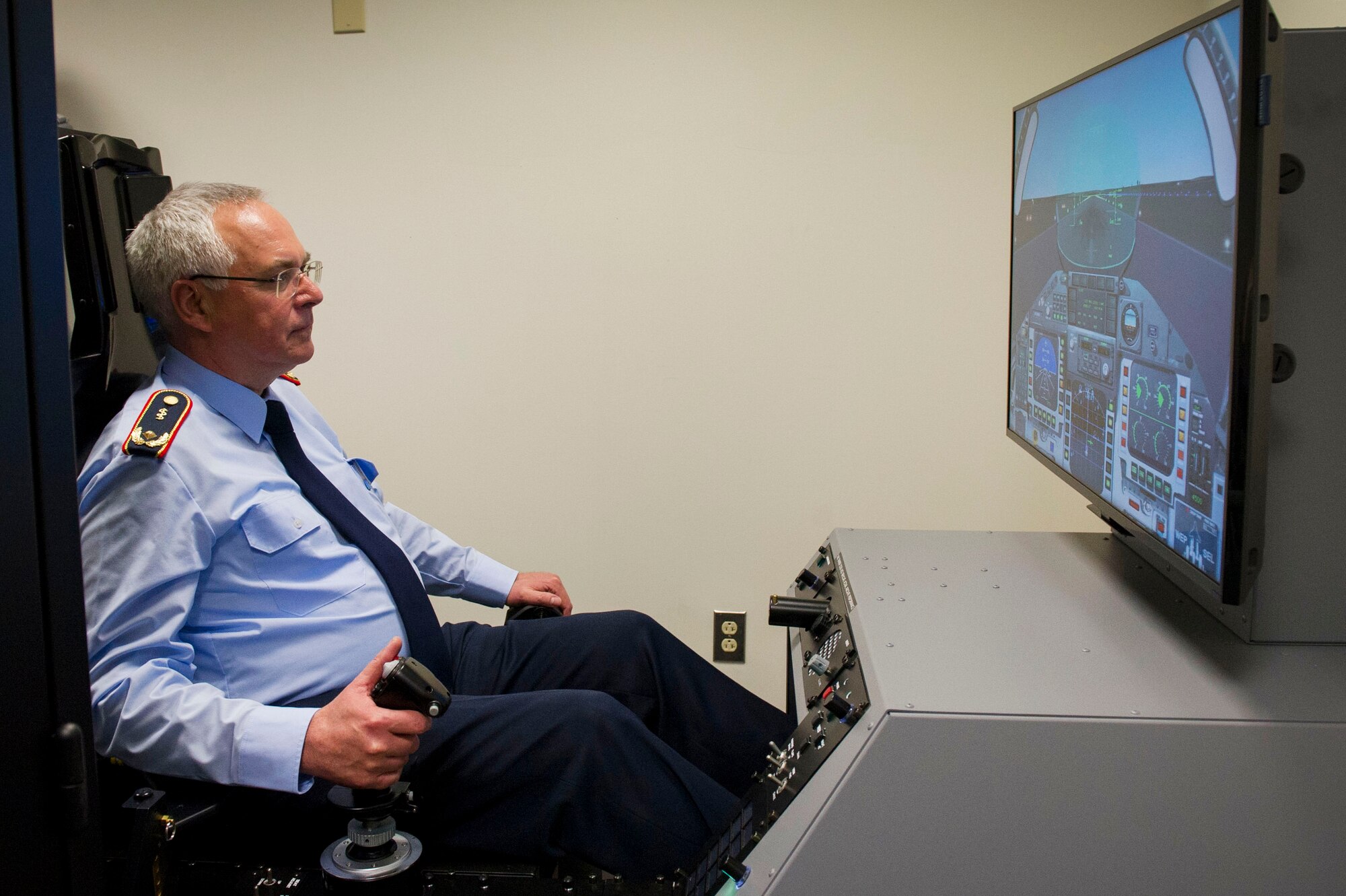 German Air Force Surgeon General Brig. Gen. Rafael Schick tours the 79th Medical Wing at Joint Base Andrews, Md., during a visit to Washington D.C., Feb. 16, 2017.(Photo by Senior Master Sgt. Adrian Cadiz)(Released)