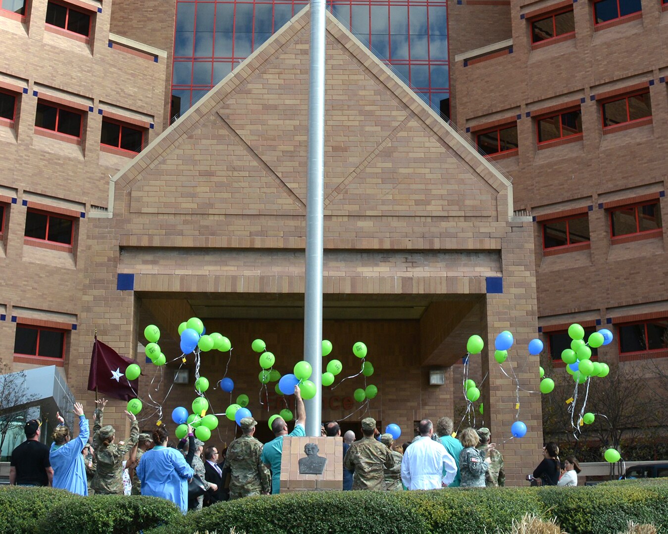 Brooke Army Medical Center kicks off the 2017 National Hospital Organ Donation Campaign with hundreds of balloons released to commemorate the day at the medical center Feb. 14.  Seventeen of those were dedicated to honor those who have given the gift of life to save others.