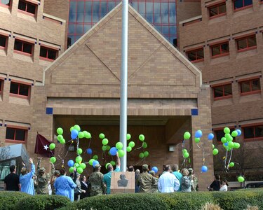 Brooke Army Medical Center kicks off the 2017 National Hospital Organ Donation Campaign with hundreds of balloons released to commemorate the day at the medical center Feb. 14.  Seventeen of those were dedicated to honor those who have given the gift of life to save others.