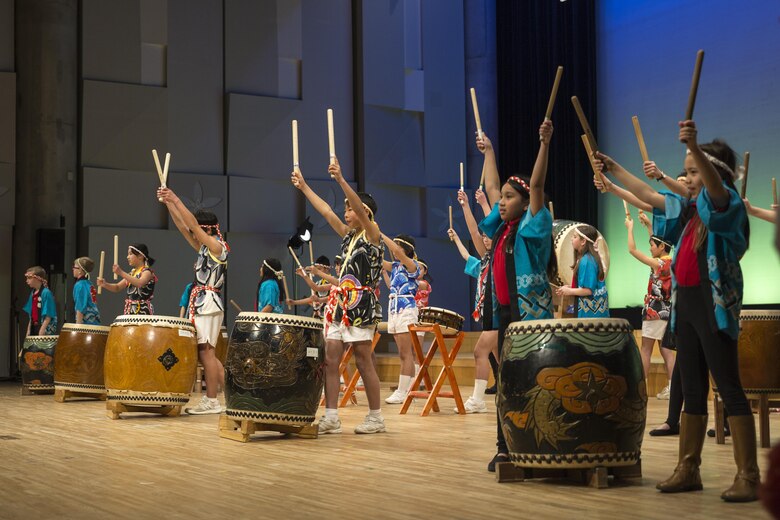 American and Japanese students from Matthew C. Perry Elementary School and Shimanaka Elementary School perform together at the 7th annual U.S.-Japan Friendship Concert at the Sinfonia Iwakuni Concert Hall in Iwakuni City, Japan, Feb. 25, 2017. The concert is a way for the student performers to experience different cultures and communicate with each other through music despite the language barrier. (U.S. Marine Corps photo by Lance Cpl. Carlos Jimenez)