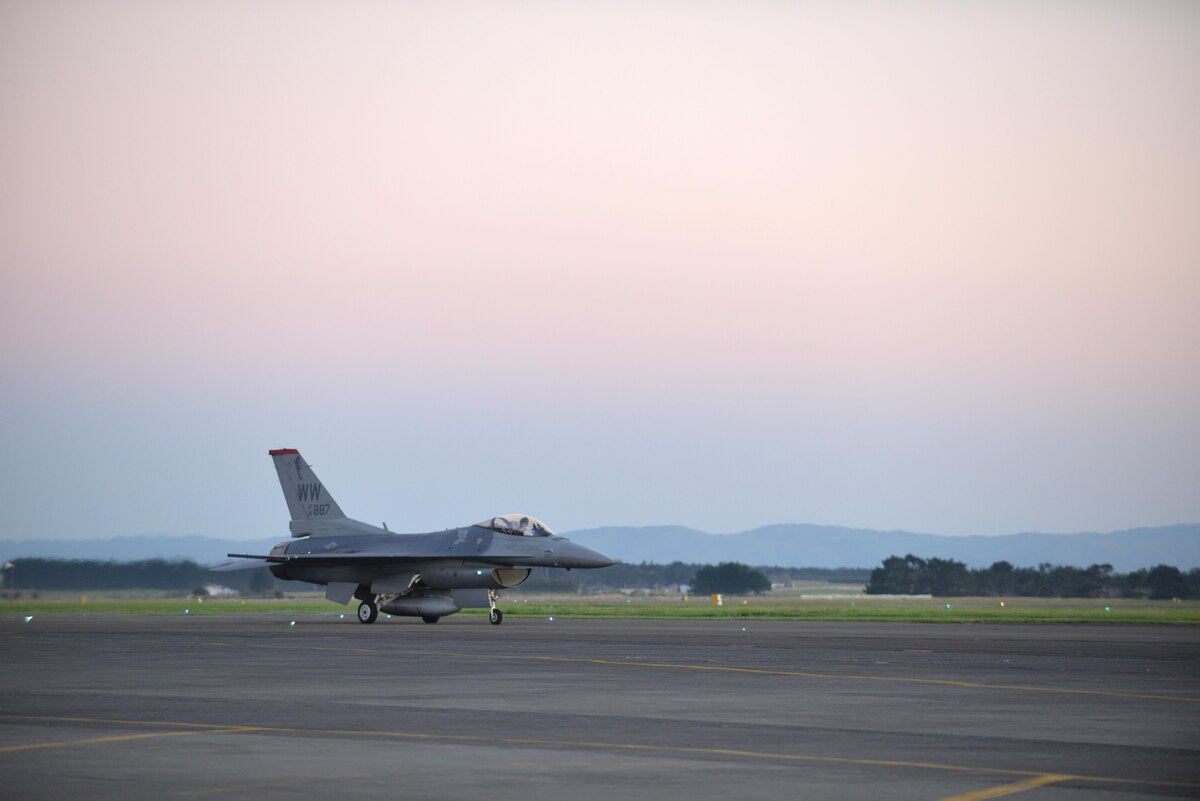 PACAF Demo Team forges friendships at New Zealand air show