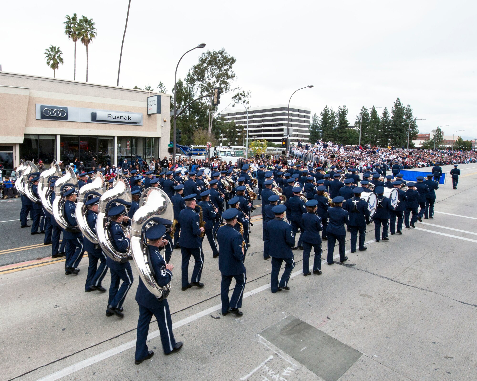 The United States Air Force Total Force Band performs in the 128th Rose Parade in Pasadena, Calif., Jan. 2, 2017. The USAF Total Force Band kicked off the Air Force 70th Birthday celebration playing several venues in Southern California culminating with their appearance in the Rose Parade. The band is comprised of active-duty and Air National Guard musicians from around the Air Force. (U.S. Air Force photo/Louis Briscese)