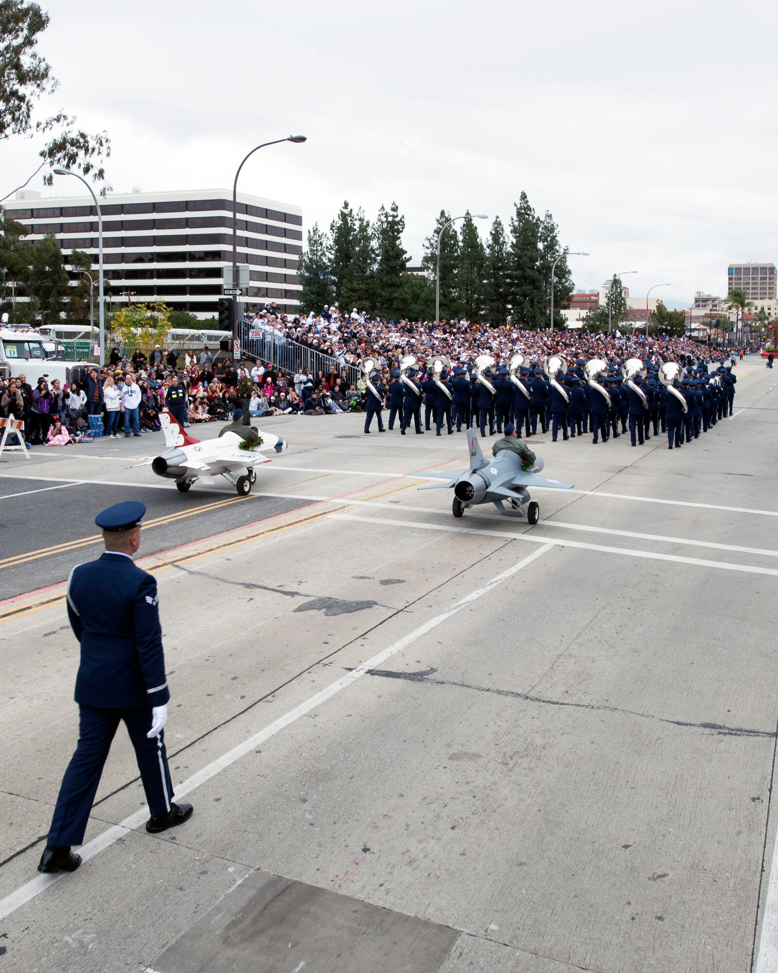 The United States Air Force Total Force Band performs in the 128th Rose Parade in Pasadena, Calif., Jan. 2, 2017. The USAF Total Force Band kicked off the Air Force 70th Birthday celebration playing several venues in Southern California culminating with their appearance in the 128th Rose Parade. The band is comprised of active-duty and Air National Guard musicians from around the Air Force. (U.S. Air Force photo/Louis Briscese)