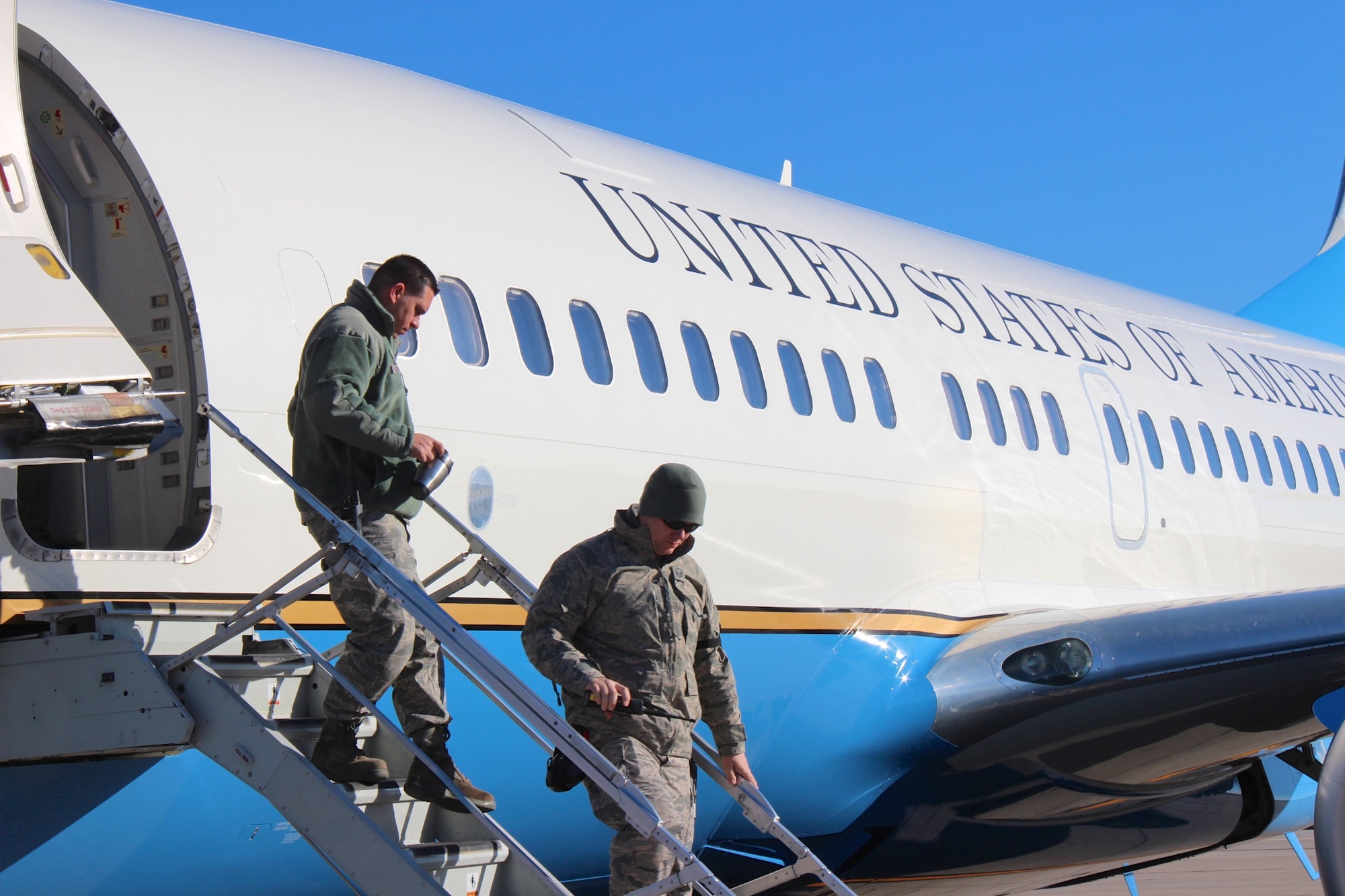 Air Force Reserve Command maintainers of the 932nd Maintenance Group at Scott Air Force Base, launch a 932nd Airlift Wing C-40C aircraft during a windy 19 degrees takeoff event, on a frigid, blustery Illinois day, January 4, 2017. (U.S. Air Force video by Lt. Col. Stan Paregien)