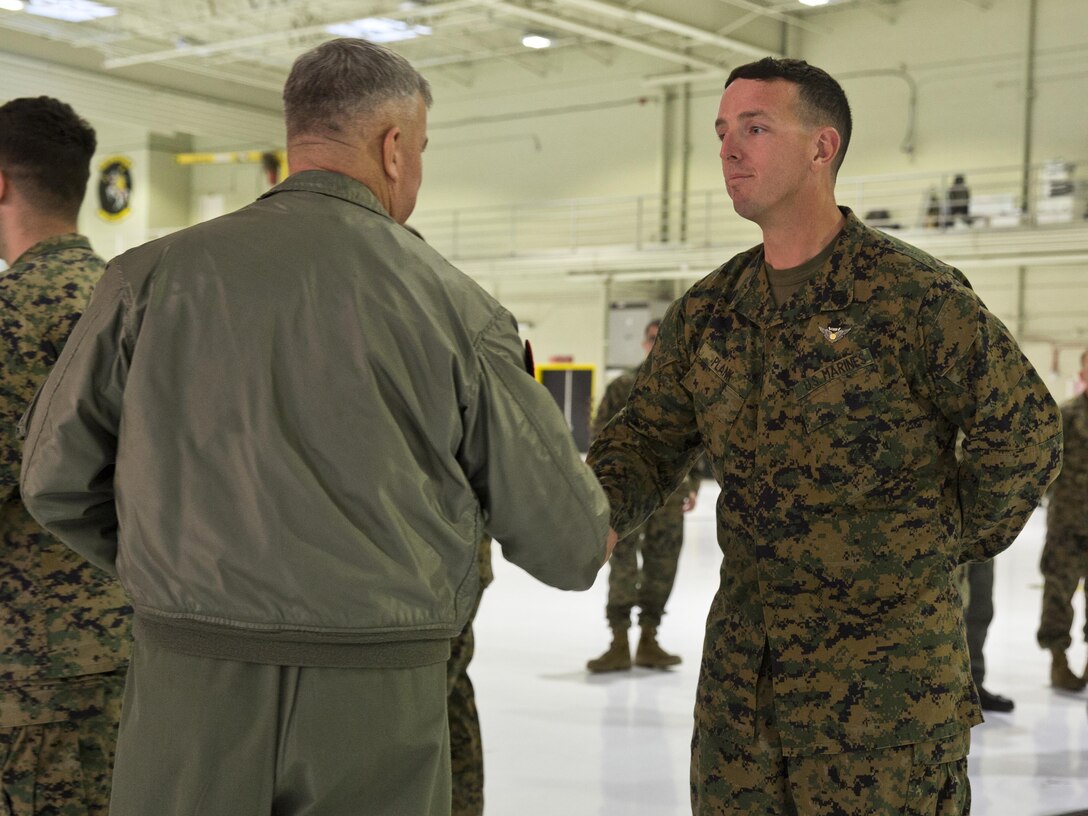 ACMC Visits Marine Corps Air Station Miramar