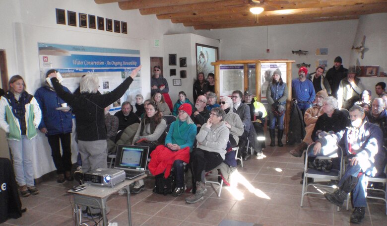 ABIQUIU LAKE, N.M. – Before dispersing to count eagles Jan. 7, 2017, the lake staff and the Wildlife Center of Espanola, N.M. presented an interpretive talk concerning winter bald eagles in New Mexico. 