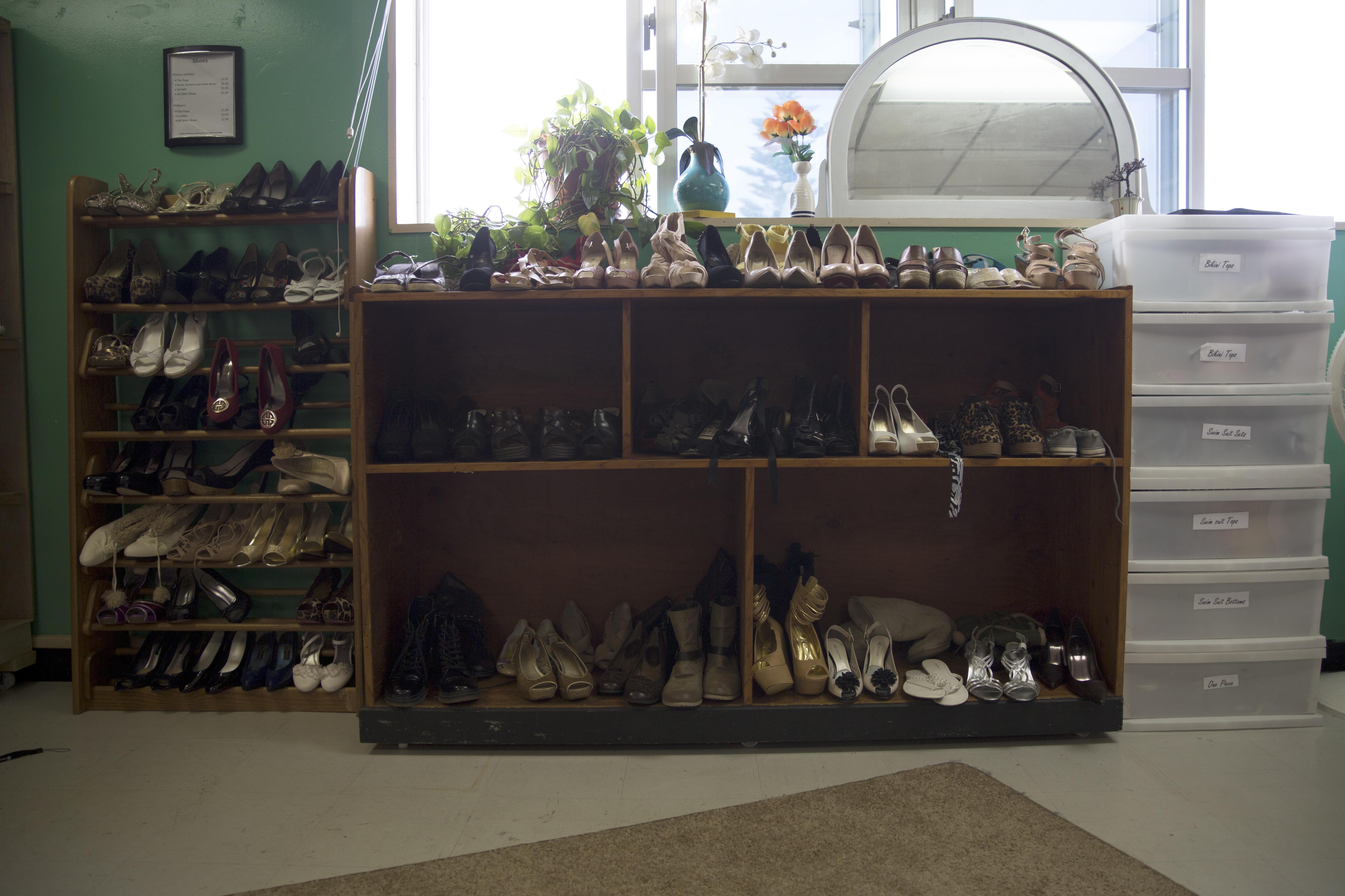 Marine Thrift Shop Provides Convenient Affordable Shopping To Sofa Members Okinawa Marines News Article Display