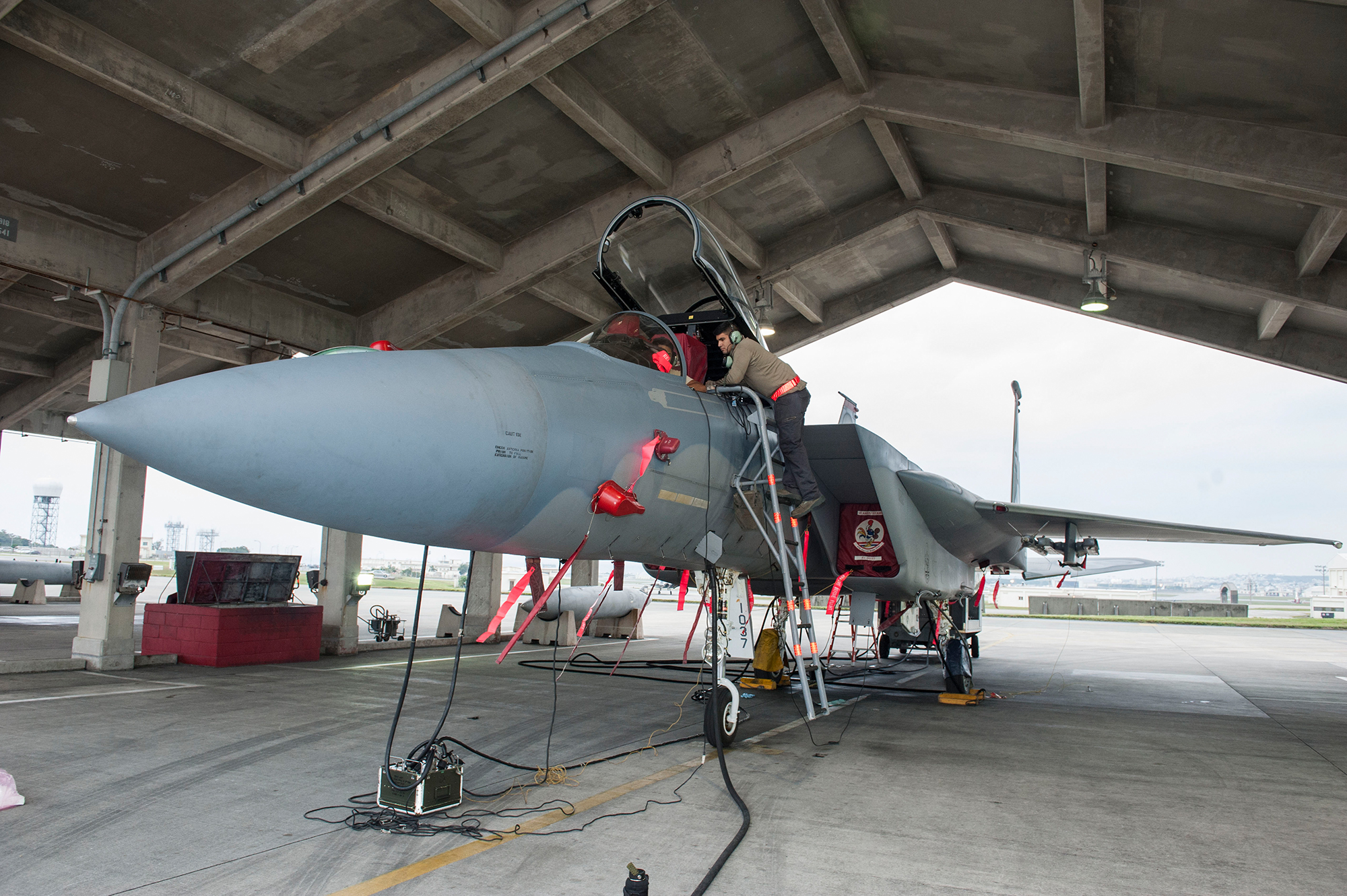 67th Aircraft Maintenance Unit Avionics Airmen Keep F15s Ready > U.S