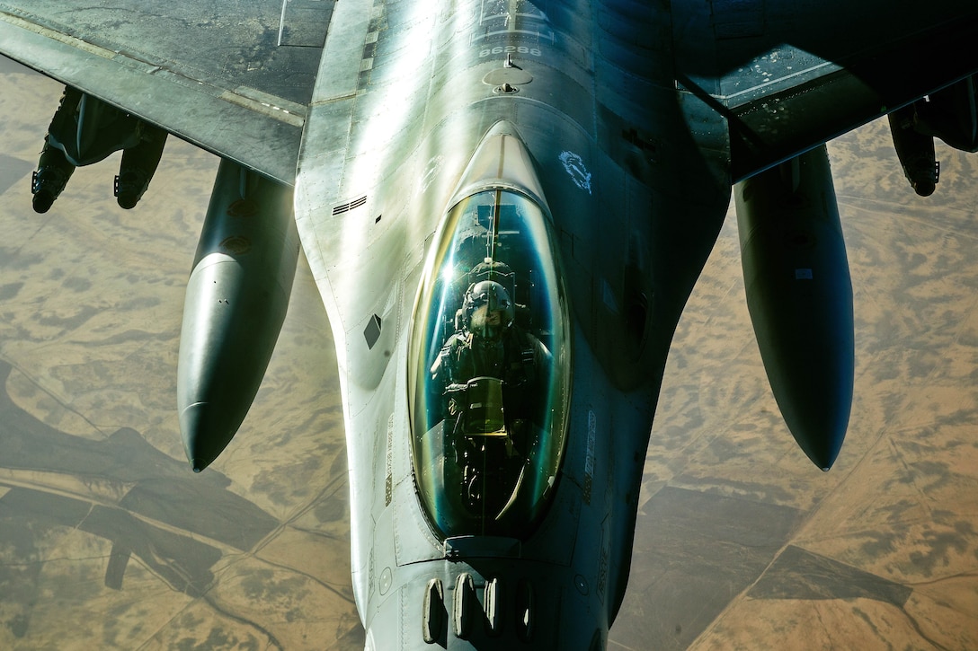 An Air Force F-16 Fighting Falcon refuels from a KC-135 Stratotanker over Iraq, Jan. 11, 2017. Air Force photo by Senior Airman Jordan Castelan