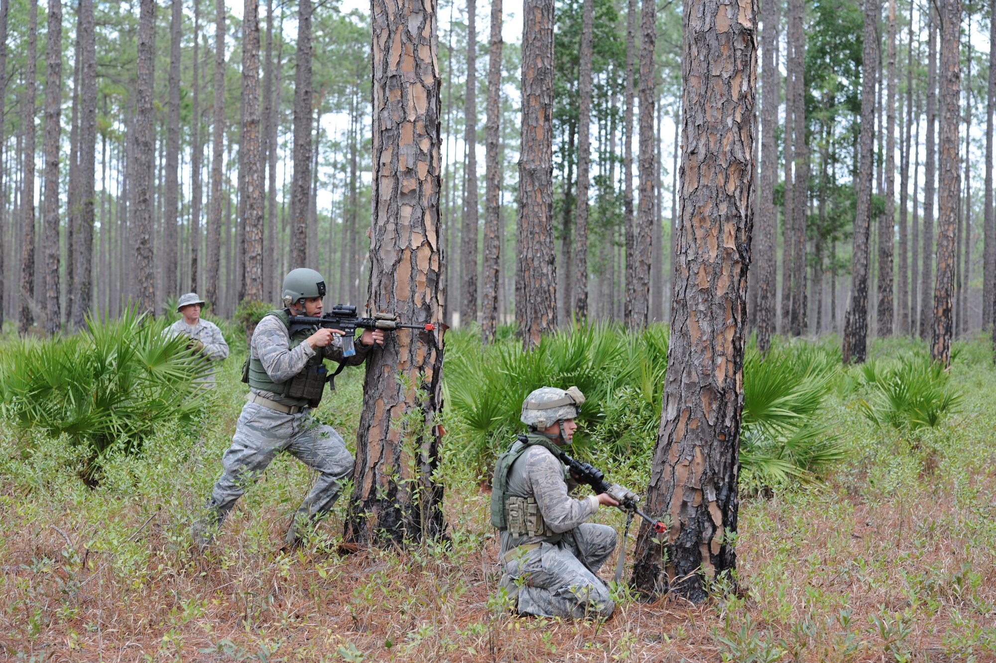 The 927th Security Force Squadron, MacDill Air Force Base, Florida participated in a week-long training exercise held at Camp Blanding Joint Training Center, Starke Florida, Jan. 9-13. The exercise included multiple scenarios that evaluated the defenders response to a variety of base threats. (U.S Air Force photo by Tech. Sgt. Peter Dean)