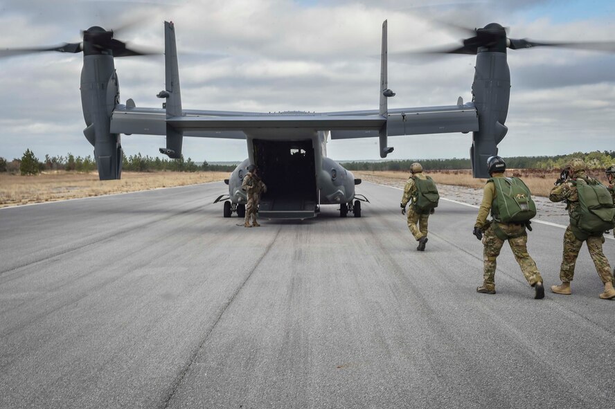 Special Tactics members board a CV-22 Osprey for Chief Master Sgt. Davide Keaton's, 26th Special Tactics Squadron superintendent, final military free fall at Eglin Range, Fla., Jan. 10, 2017. Over the course of Keaton's 30-year career, he was decorated nine times for actions that saved dozens -- if not hundreds-- on and off the battlefield. (U.S. Air Force photo by Senior Airman Ryan Conroy) 