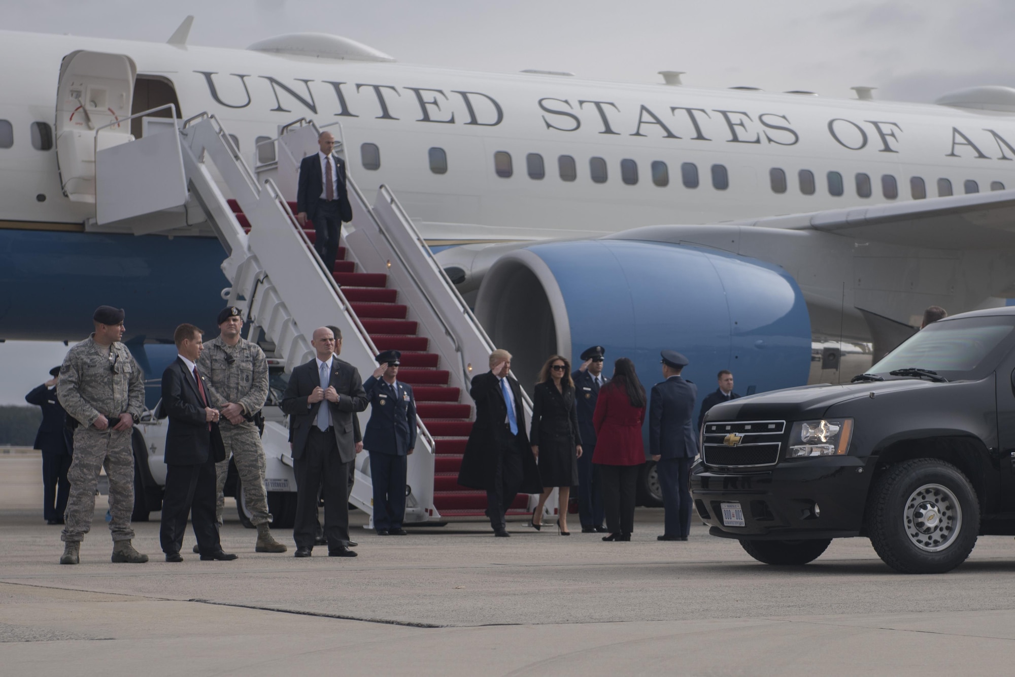 President-Elect Donald Trump salutes Col. Casey D. Eaton, 89th Airlift Wing commander, at Joint Base Andrews, Md., Jan. 19, 2017. Trump arrived here in prepartion for the 58th Presidential Inauguration, Jan. 20, where he will take the oath as the President of the United States. (U.S. Air Force Photo by Airman 1st Class Rustie Kramer)