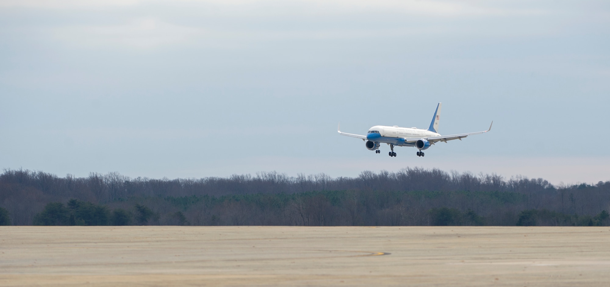 President-Elect Donald Trump and his family land at Joint Base Andrews, Md., Jan. 19, 2017. Trump arrived from New York in preparation for his inauguration ceremony, to take place Jan. 20, 2017. This marks the first time Trump will have arrived at JBA in an official capacity. (U.S. Air Force photo by Airman 1st Class Gabrielle Spalding)