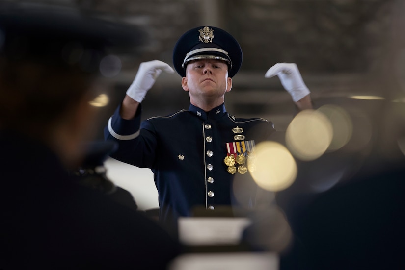 U.S. Air Force Band members perform at former President Barack Obama’s farewell speech at Joint Base Andrews, Md., Jan. 20, 2017. The 11th Wing and 89th Airlift Wing leadership greeted Obama before his final remarks at JBA. 