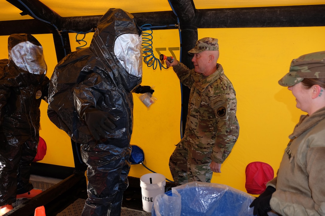 KAISERSLAUTERN, Germany —  LTG Charles D. Luckey, commanding general of U.S. Army Reserve Command, participates in a decontamination demonstration with Soldiers from the 773rd Civil Support Team at Daenner Kaserne, Jan. 22, 2017. The demonstration took place during a visit to the 7th Mission Support Command and its downtrace units. 