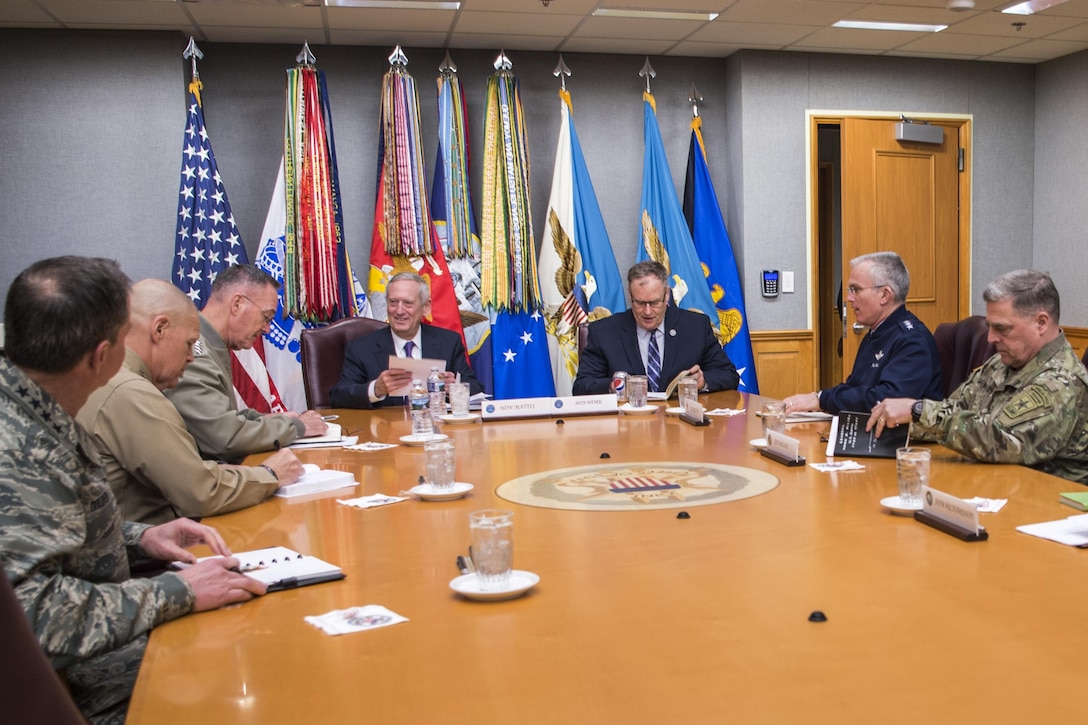 Defense Secretary Jim Mattis meets with the Joint Chiefs of Staff at the Pentagon, Jan. 23, 2017. DoD photo by Air Force Tech. Sgt. Brigitte N. Brantley