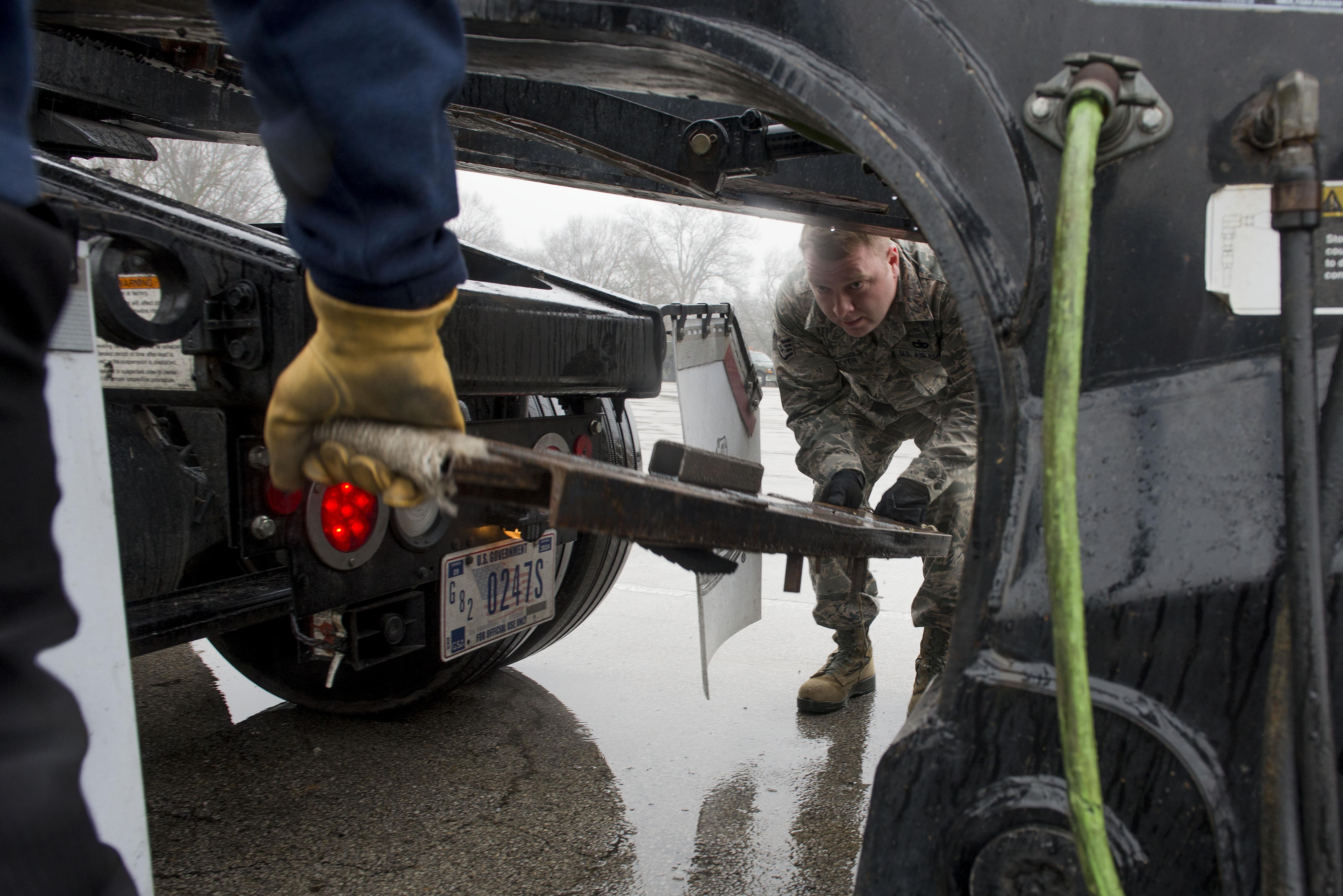 Airman invents hitch bar improving career field's safety > Air Mobility