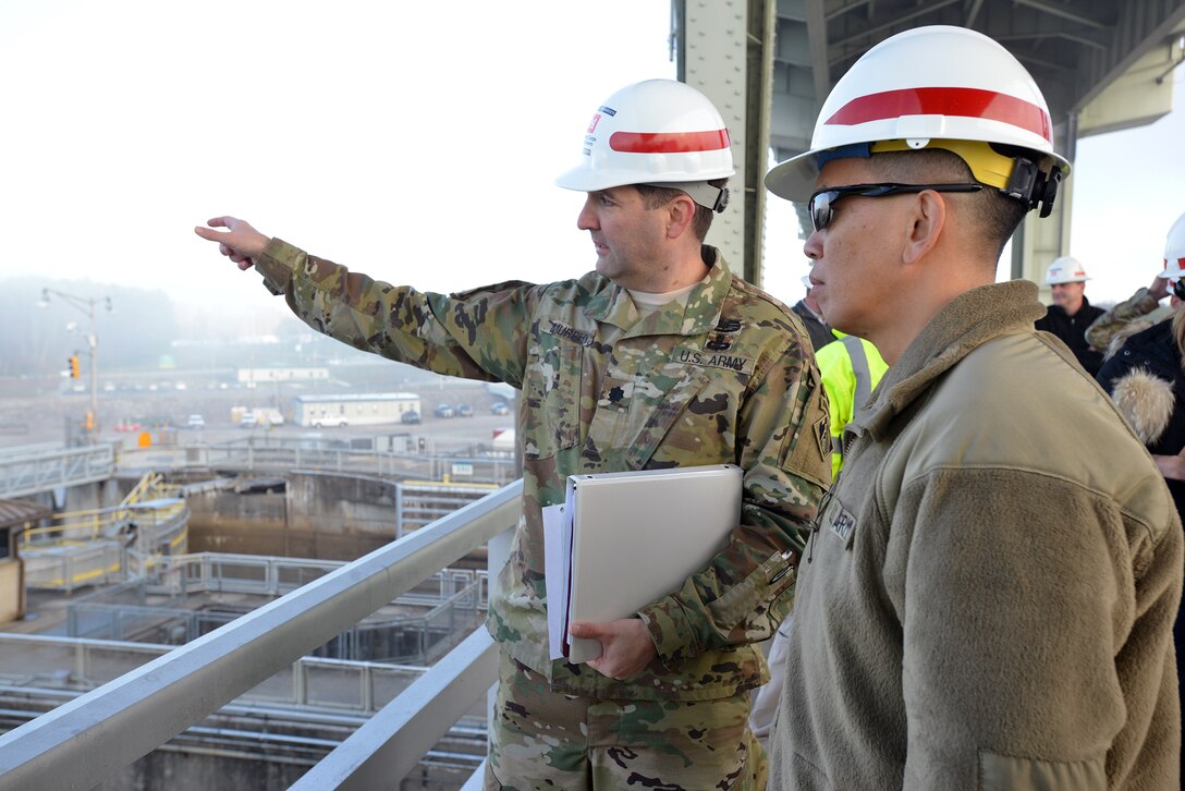 Lt. Col. Stephen Murphy, Nashville District commander talks about work at Chickamauga lock with Brig. Gen. Mark Toy, U.S. Army Corps of Engineers Great Lakes and Ohio River Division commander about work to the construction site at Chickamauga Lock in Chattanooga, Tenn., Jan. 25, 2017. 