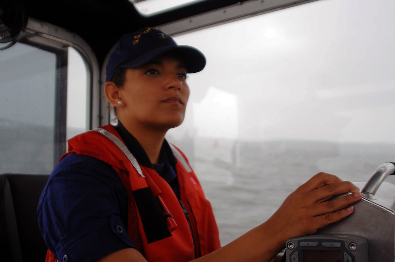 Coast Guard Petty Officer 3rd Class Casondra Minifield, a reservist boatswain’s mate, takes part in training on the Patapsco River in Maryland, May 21, 2016. Minifield, graduated from Virginia Military Institute in 2016, and is now a graduate student at Marymount University in Virginia. Coast Guard photo by Petty Officer 2nd Class Lisa Ferdinando