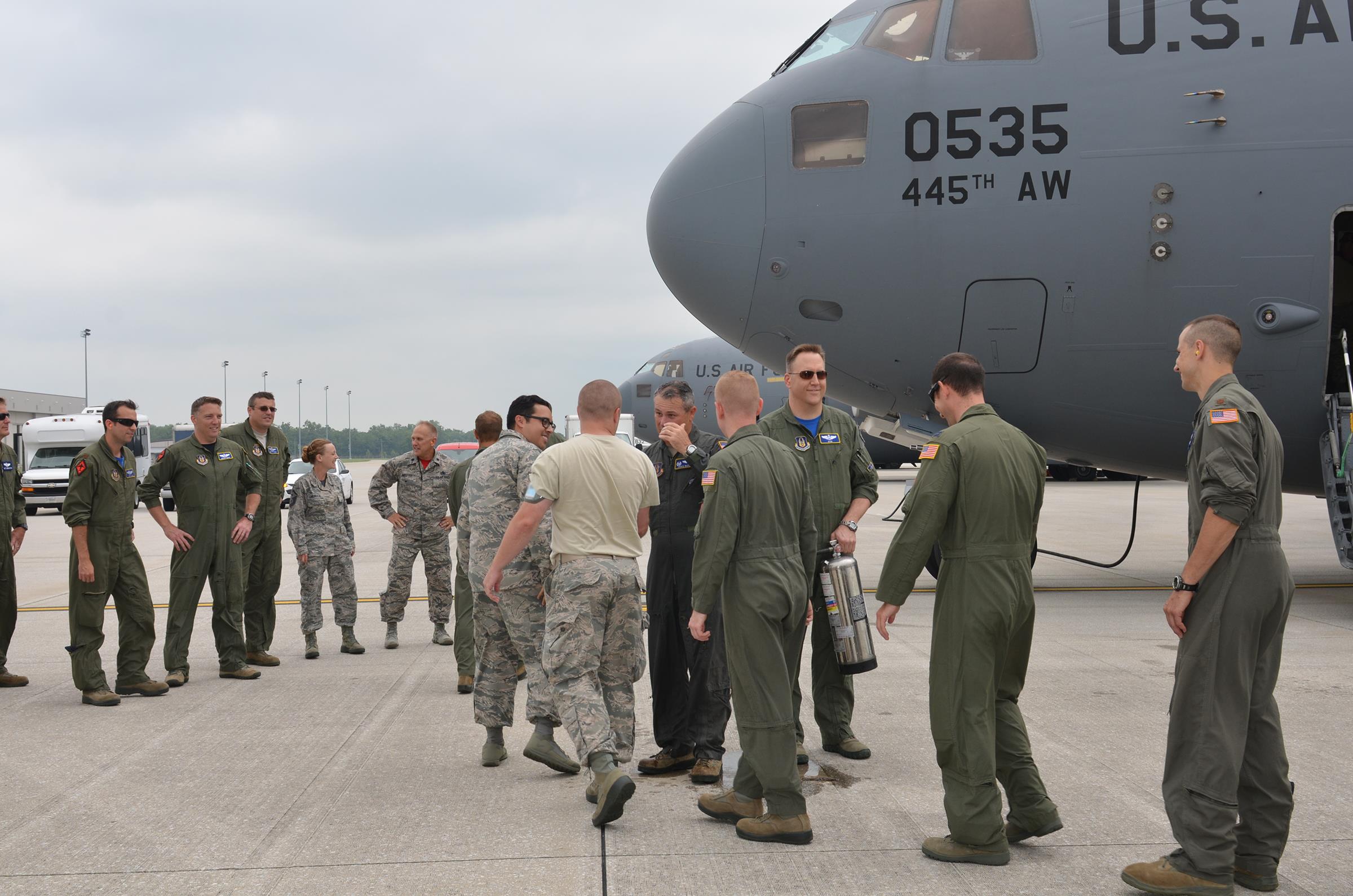 445 AW Airmen bid farewell to OG commander > 445th Airlift Wing