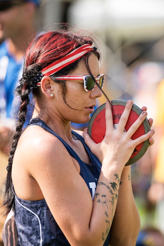 Coast Guard veteran Petty Officer 3rd Class Krissy Esget prepares to compete in the discus event during the 2017 Department of Defense Warrior Games in Chicago, July 3, 2017. DoD photo by Roger L. Wollenberg
