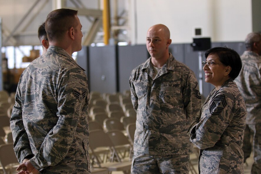 Chief Master Sgt. Ericka Kelly, Command Chief Master Sergeant, Air Force Reserve Command, speaks with Airmen from the 445th Airlift Wing during her visit to the wing June 2-4, 2017. During her visit, Chief Kelly observed spoke with newcomers, observed a C-17 Globemaster III engine change, had lunch with Airmen at the Pitsenbarger Dining Facility, met with the first sergeants, participated in a commander’s call with Airmen and toured the facilities of the aerospace medicine squadron, aeromedical evacuation squadron Airmen and the mission support group. (U.S. Air Force photo/Tech. Sgt. Patrick O’Reilly)